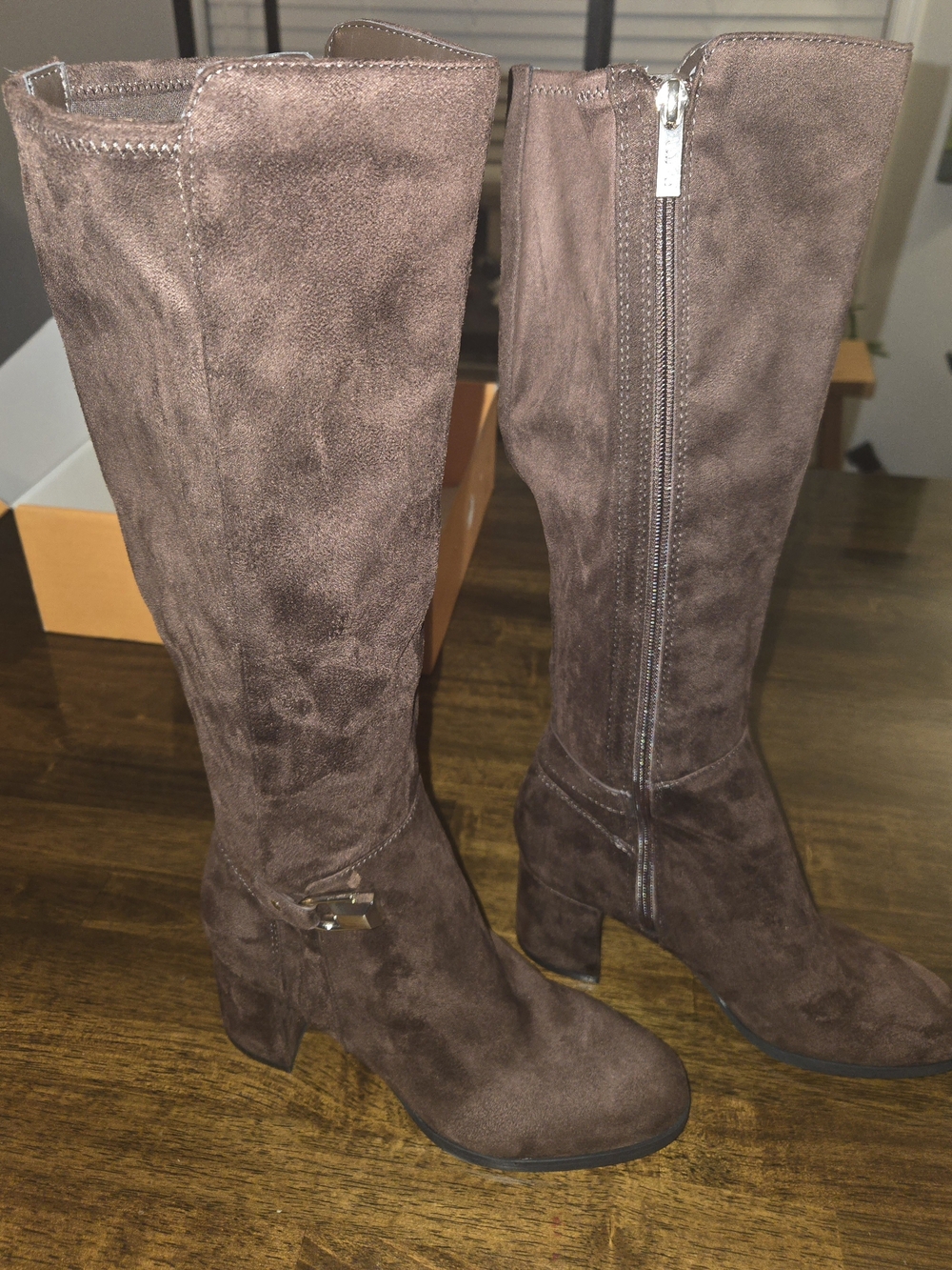 Unisa Women's 6M Brown Suede Knee-High Heeled Boots with Side Zip.